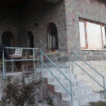 Mordogan Tas Konakta Doga Ve Deniz Tatili Villa